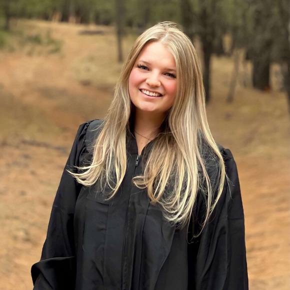 Meet your Posher, Alivia - Picture 1 of 1